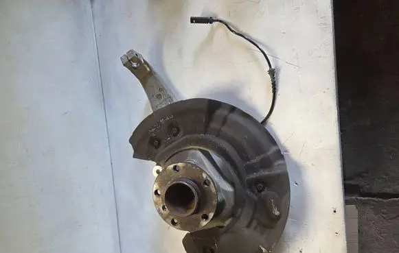 BMW 7 F01 F02 F03 F04 Front wheel hub spindle knuckle