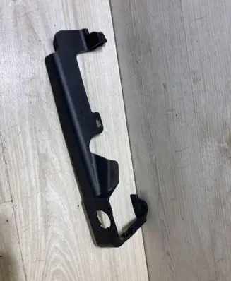 Renault Arkana Front driver seat rail trim 3984685