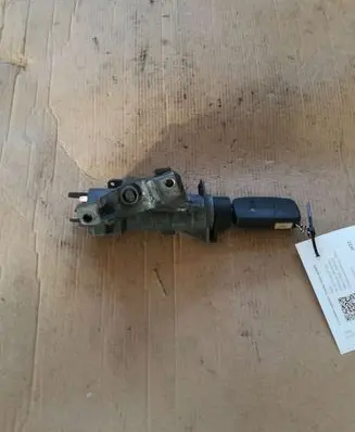 Audi A4 S4 B5 8D Ignition lock 4B0905851B
