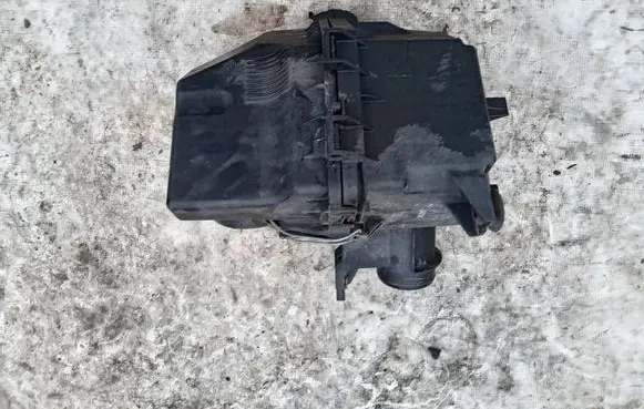 Air filter box