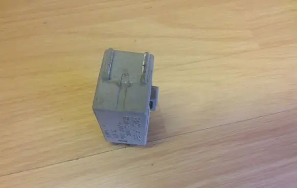 Mazda 121 Other relay B09267830