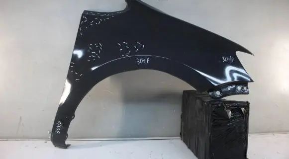 Volkswagen Sharan Fender mounting bracket