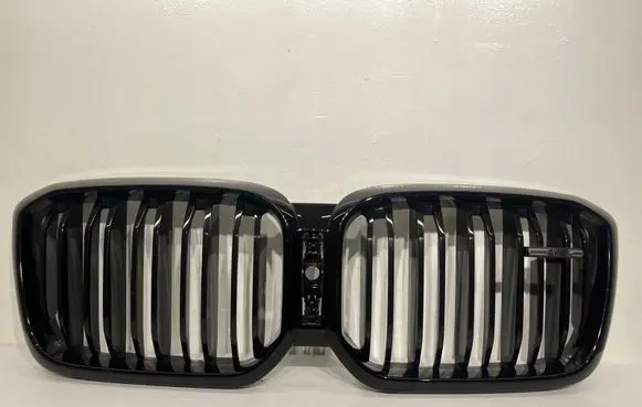 BMW X3 G01 Front bumper upper radiator grill 10627111