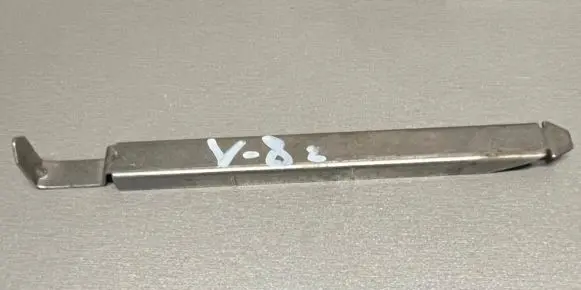 Volvo V50 Headlight/headlamp mounting bracket