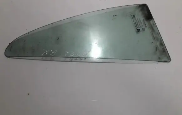 Toyota Yaris Rear vent window glass 