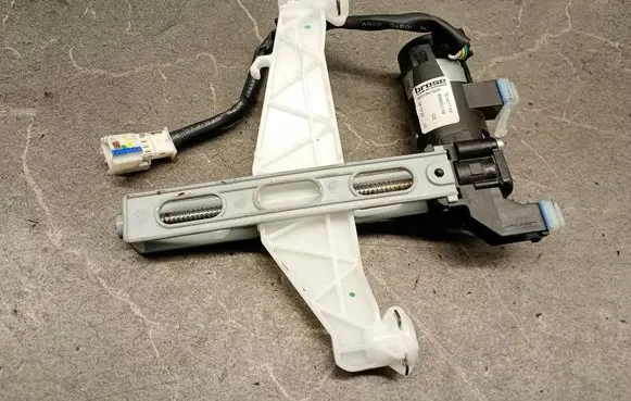 BMW X5 F15 Rear seat headrest 