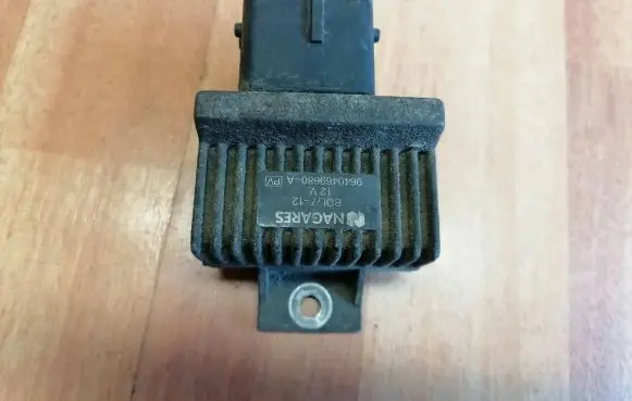 Renault Laguna III Glow plug pre-heat relay 9640469680A 9640469680 BDL712