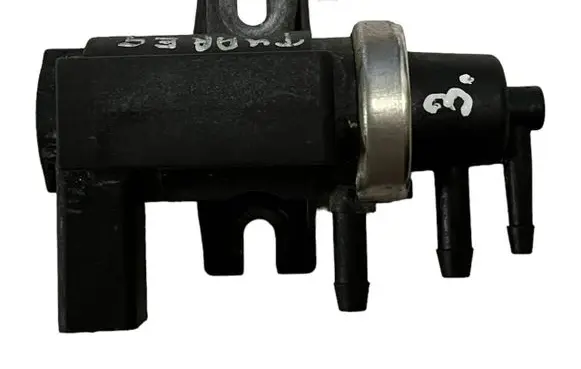Volkswagen Touareg I Turbo solenoid valve 1J0906627C 2290310
