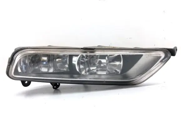 Volkswagen PASSAT B7 Front fog light 