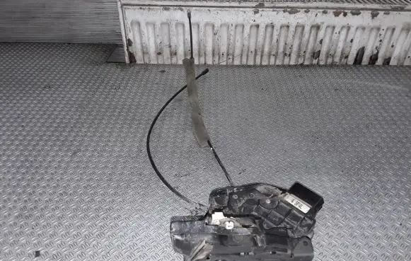 Mazda 3 I Front door lock 3N6AA21812DF