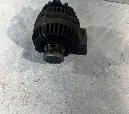 Volvo V70 Generator/alternator 30658085