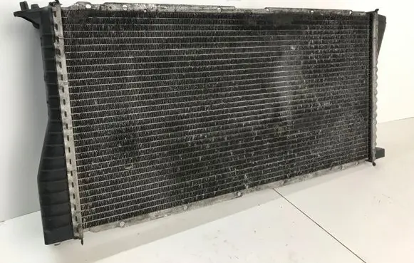 BMW 5 E39 Coolant radiator 7787907 22473459 23193