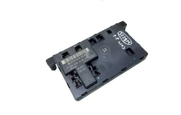 Mercedes-Benz C W203 Door control unit/module 2038201485 351324