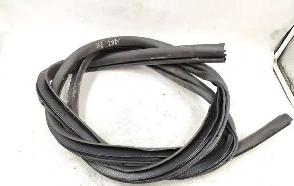 Ford Taurus Rubber seal front door (on door) 