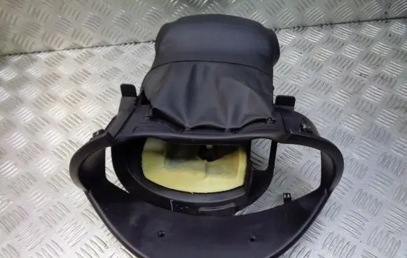Hyundai i20 (PB PBT) Steering wheel column trim
