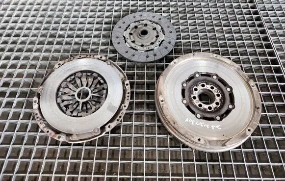 Toyota Avensis T250 Clutch set kit 31210-05071