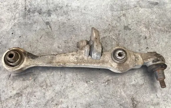 Volkswagen PASSAT B5 Front control arm