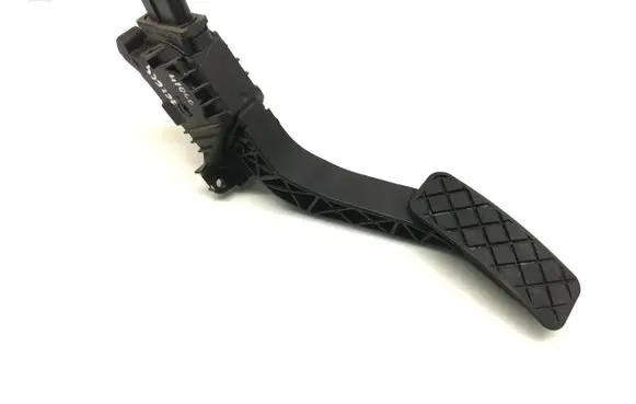 Volkswagen Golf VII Accelerator throttle pedal 5Q2723503D 6PV010621