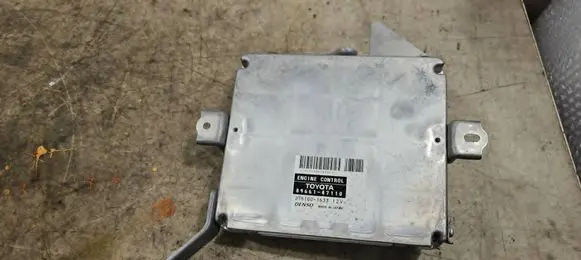 Toyota Prius (NHW20) Engine control unit/module 2751001633 8966147110