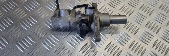 Volkswagen PASSAT B6 Master brake cylinder