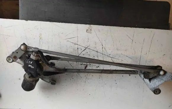 Honda CR-V Front wiper linkage and motor