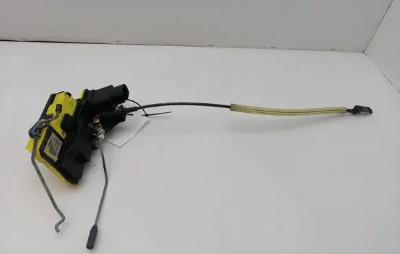 Volvo S60 Rear door lock 8650552