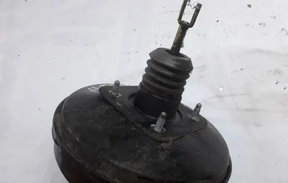 Renault Clio I Brake booster B368076 610046