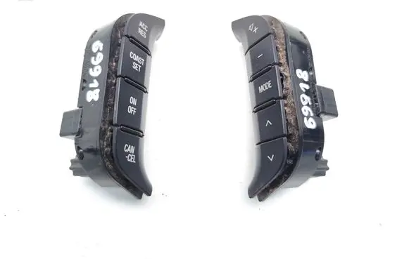 Mitsubishi Pajero Steering wheel buttons/switches 8701A383 8602A045