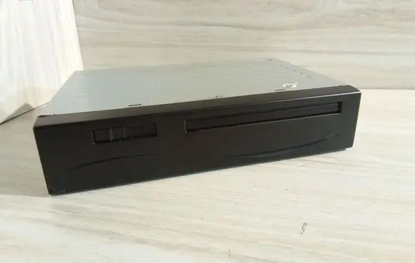 CD/DVD changer
