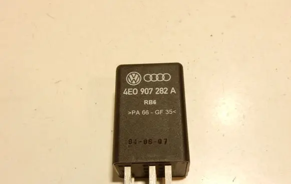 Glow plug pre-heat relay