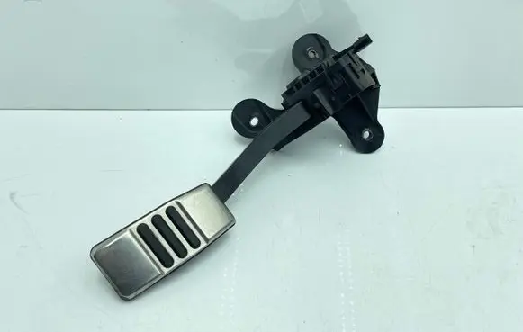 Ford Mustang V Accelerator throttle pedal CR339F836AA E1313X1584 1310A0441