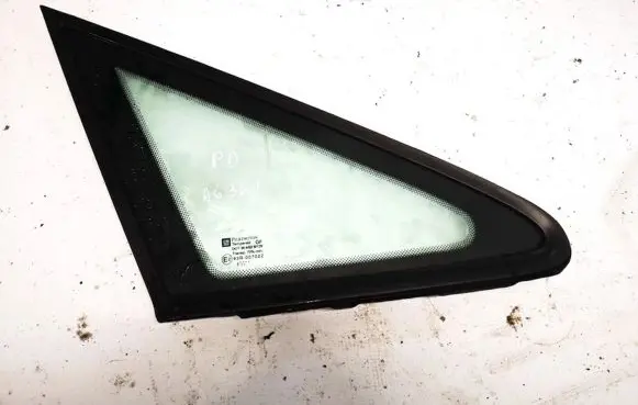 Opel Zafira A Front triangle window/glass 