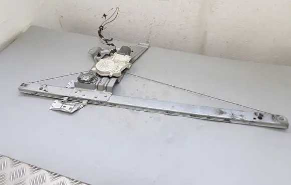Mercedes-Benz Sprinter W906 Front door window regulator with motor A0068205442 995185103
