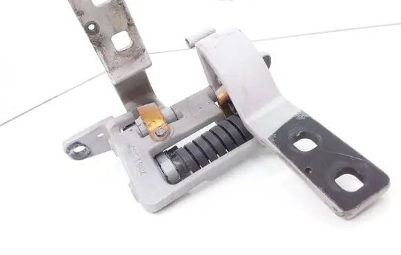 BMW 5 E60 E61 Tailgate/trunk/boot hinge 7061383
