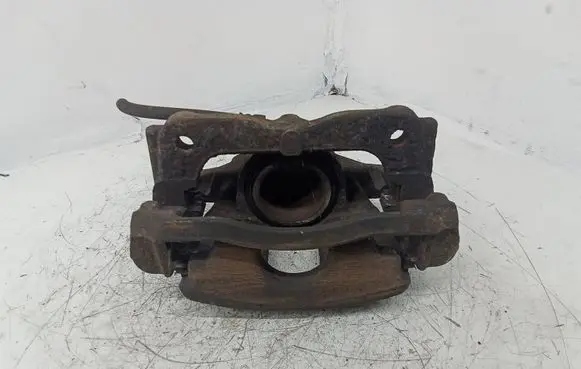 Honda CR-V Front brake caliper