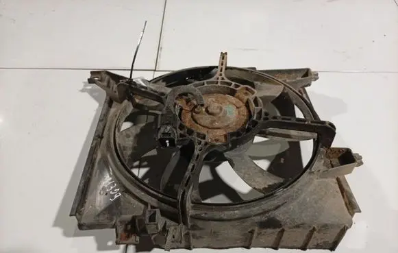 Hyundai Getz Radiator cooling fan shroud