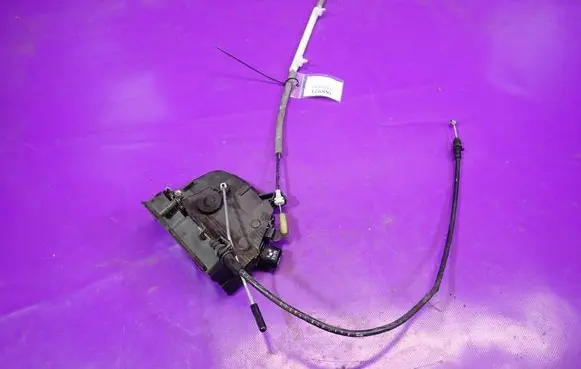BMW X3 E83 Front door lock 