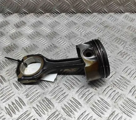 Mercedes-Benz CLS C218 X218 Piston A2780300520 A2780301117