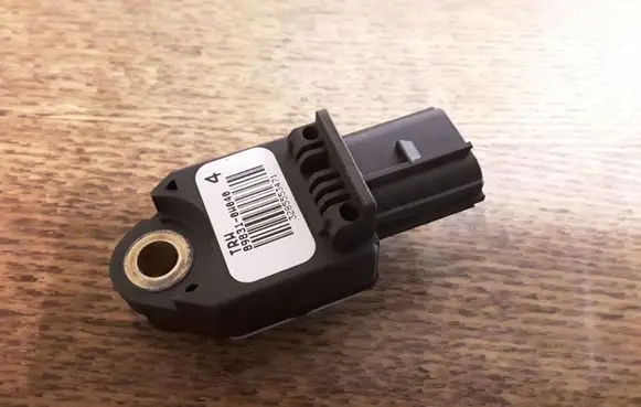 Lexus IS 220D-250-350 Airbag deployment crash/impact sensor 898310W040