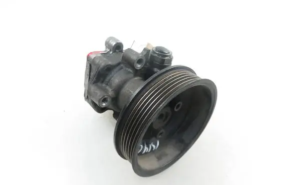 Volkswagen Bora Power steering pump 1J0422154A