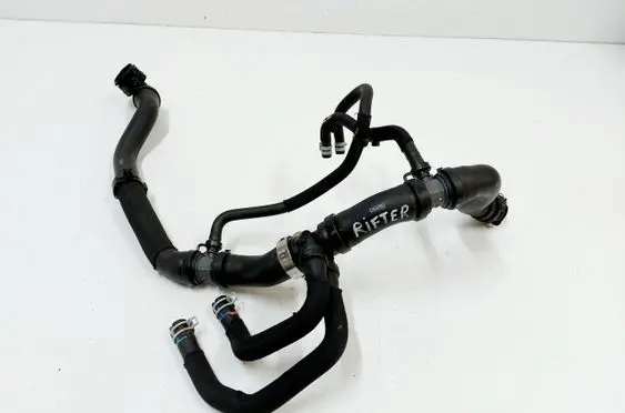 Engine coolant pipe/hose