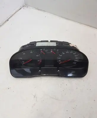 Volkswagen PASSAT B5 Speedometer (instrument cluster) 3B1919860C