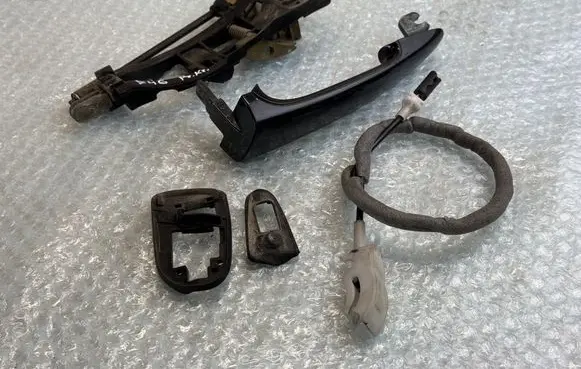 BMW 3 E46 Front door exterior handle 51218253453 8253453