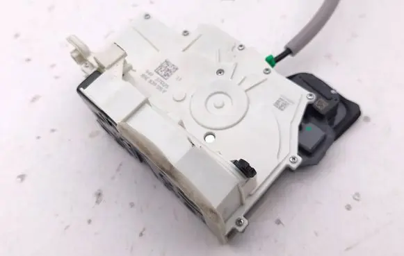 Audi A5 Rear door lock 85E839015F