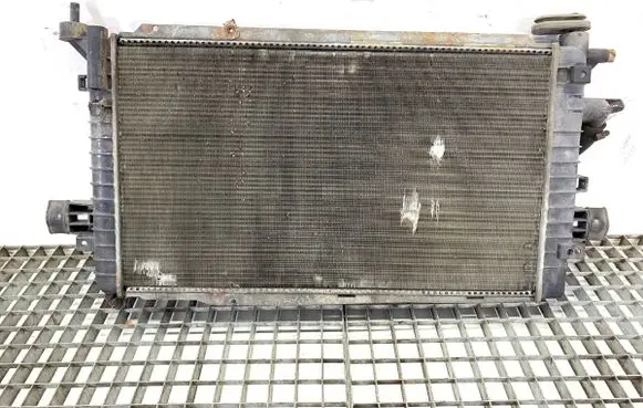 Opel Zafira B Coolant radiator