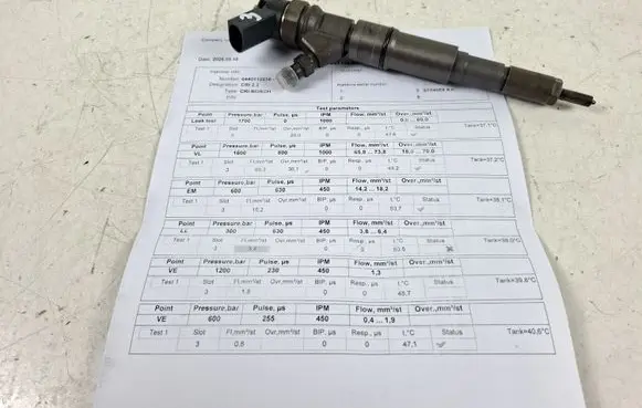 BMW 3 E90 E91 Fuel injector 0445110216