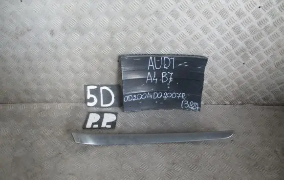 Audi A4 S4 B7 8E 8H Front door trim bar 8E0867410