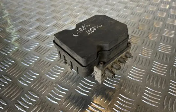 Nissan X-Trail T30 ABS Pump 56152359 B56220729 22799114
