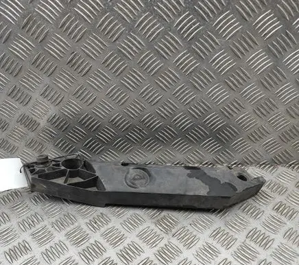 Headlight/headlamp mounting bracket