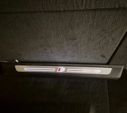 Audi Q8 Front sill trim cover 4M8947406A